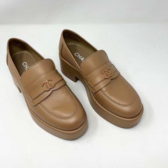 Chanel Calfskin Leather Platform Tan CC size 38 EU 7-7.5 US - Picture 8 of 8